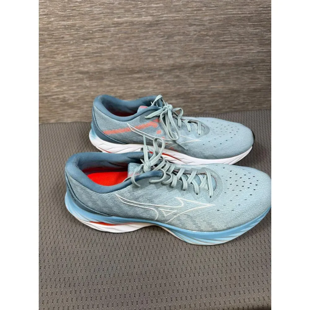 Mizuno brand style